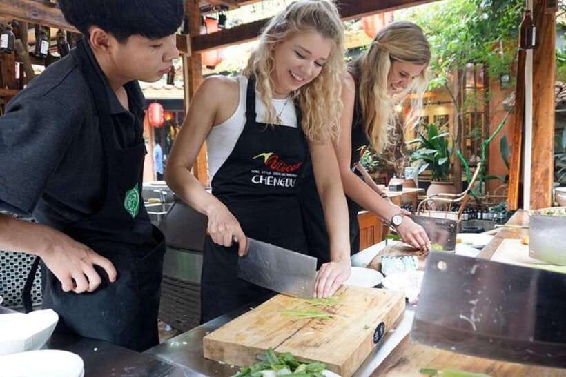 Chengdu: Cooking Class with Fresh Market Half Day Experience - The best part: a Sichuan spice lesson you can smell