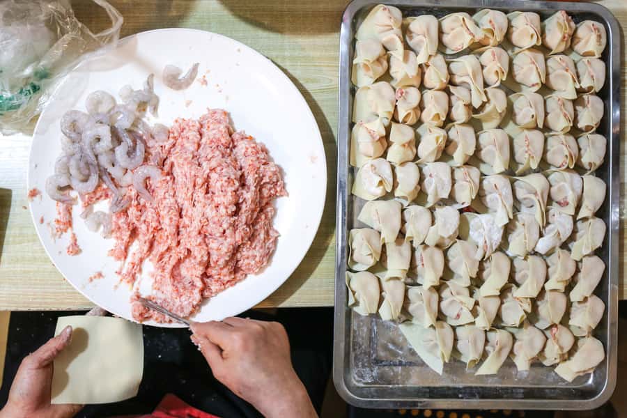 Chengdu: Hidden Dishes and Beers UNESCO Food Evening Tour - Stop 2: Chengdu street snack energy plus stuffed pancakes