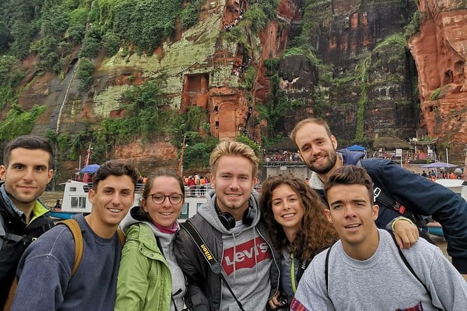 Chengdu Private Day Tour to Emei Mountain with Lunch and Cable Car Ride - Descending and the optional Baoguo Temple stop