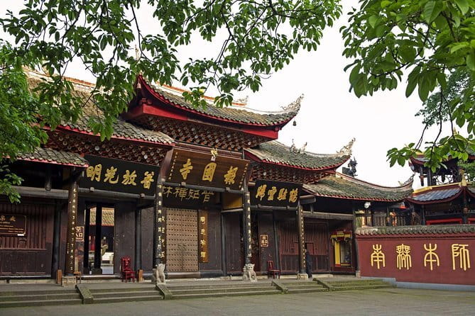 Chengdu Private Day Tour to Emei Mountain with Lunch and Cable Car Ride - Cable car to the Gold Summit: the biggest time-saver, with one reality check