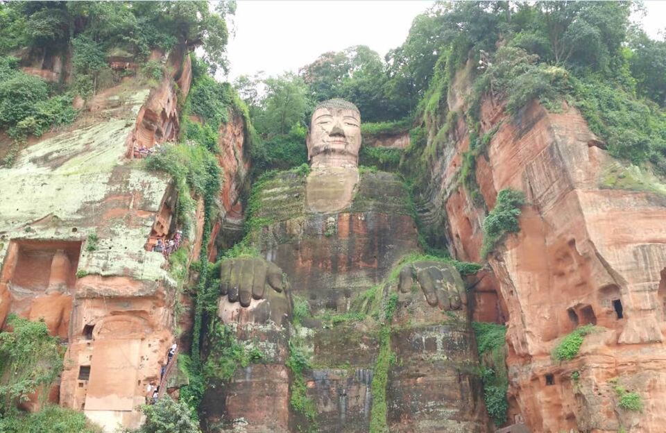 Chengdu Private Tour of Leshan Buddha and Panda Base - How the 9-hour plan actually feels on the ground