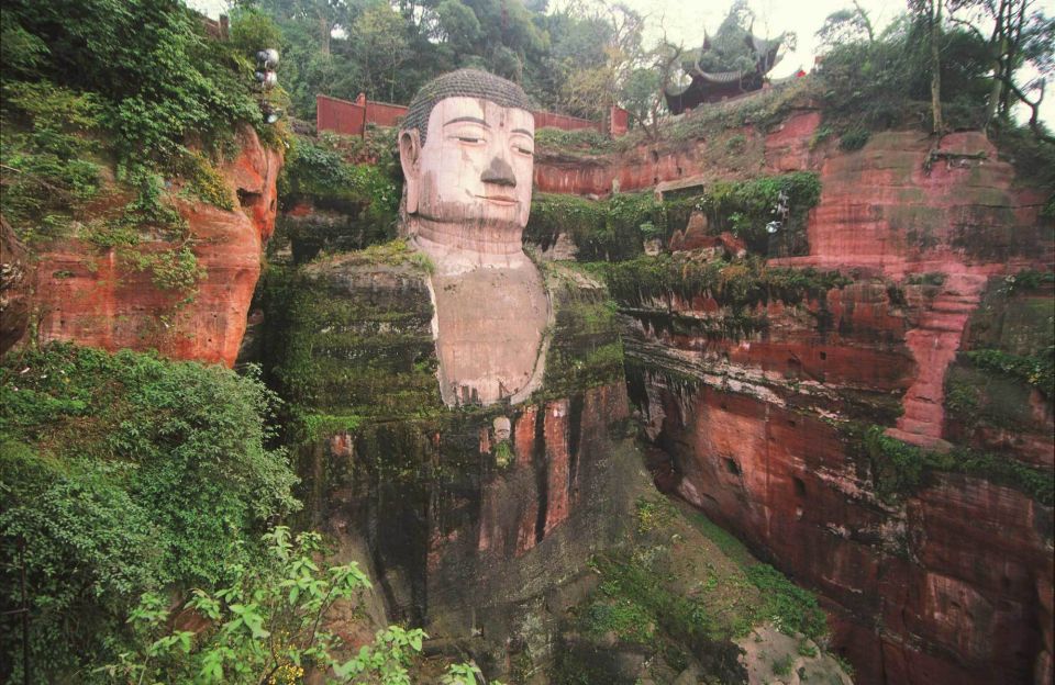 Chengdu Private Tour of Leshan Buddha and Panda Base - Guide impact in real life: what makes the experience better than the checklist