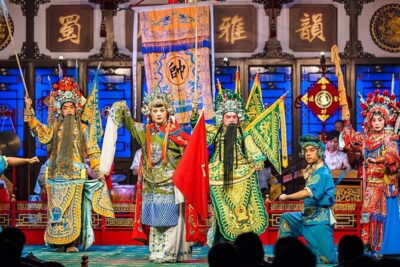 Chengdu Signature Opera Face Changing and Tea - The headline acts: face-changing, fire-breathing, and more