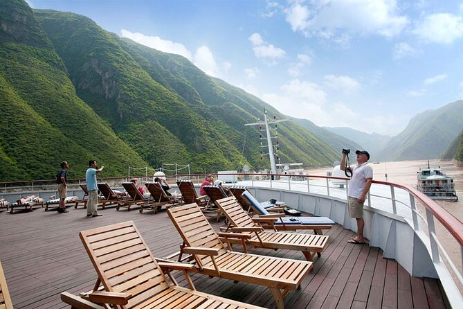 China Golden Triangle Cities & Yangtze River Cruise - Terracotta Warriors Plus a Clay-Making Break