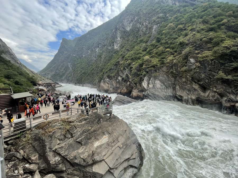 China Shangri-La Tiger Leaping Gorge : A Canyon Adventure - Transfers and how the day ends back near Old Town