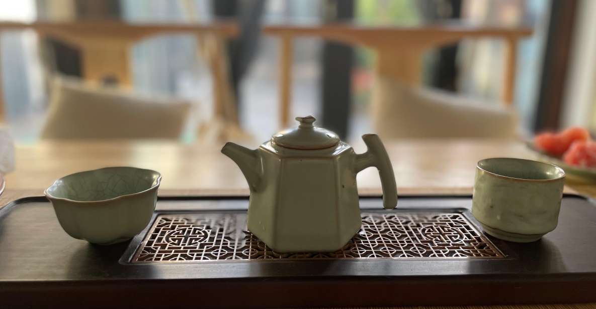Chinese Tea ceremony in Beijing Hutong courtyard - Where the Experience Takes Place (and Why the Location Adds Value)