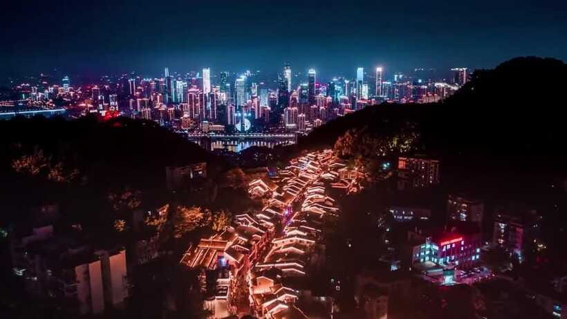 Chongqing Eye Skyview Deck Ticket for Adult - Timing your visit: day views versus late-evening lights