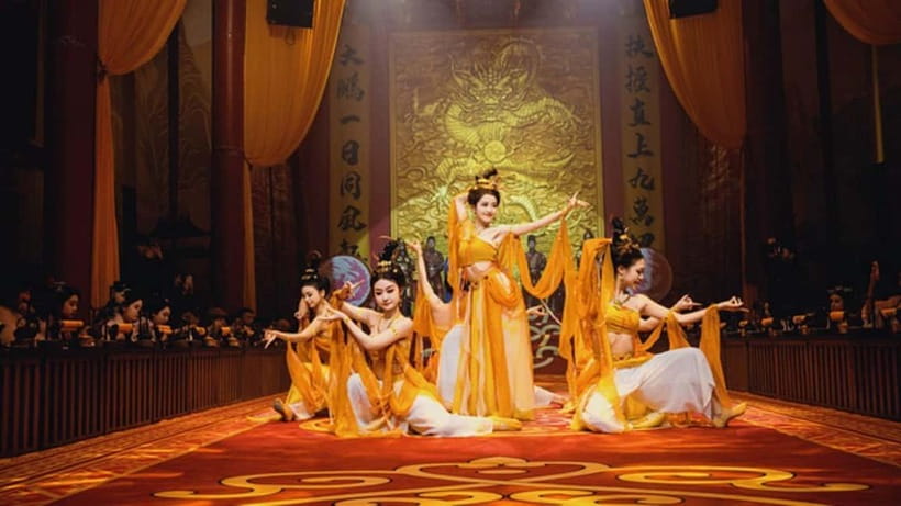 Chongqing: Qingyu Banquet Experience with Show and Dinner - A palace-themed Bayu dinner show in Chongqing