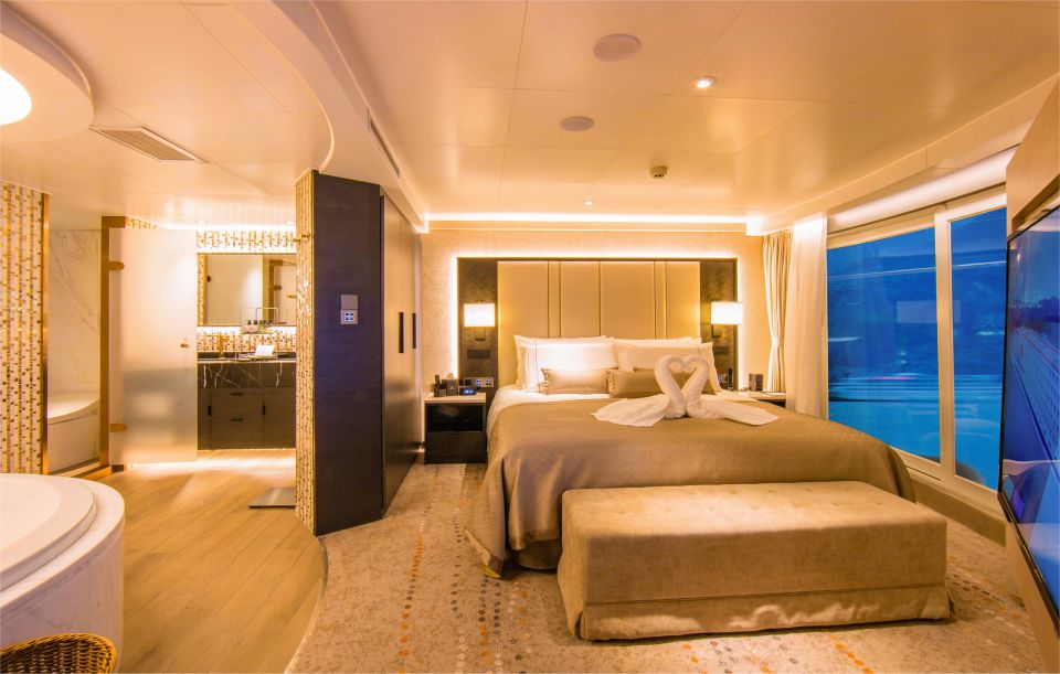 Chongqing: Yangtze River Cruise with Meals and Accommodation - What the included price covers (and where extra costs can creep in)
