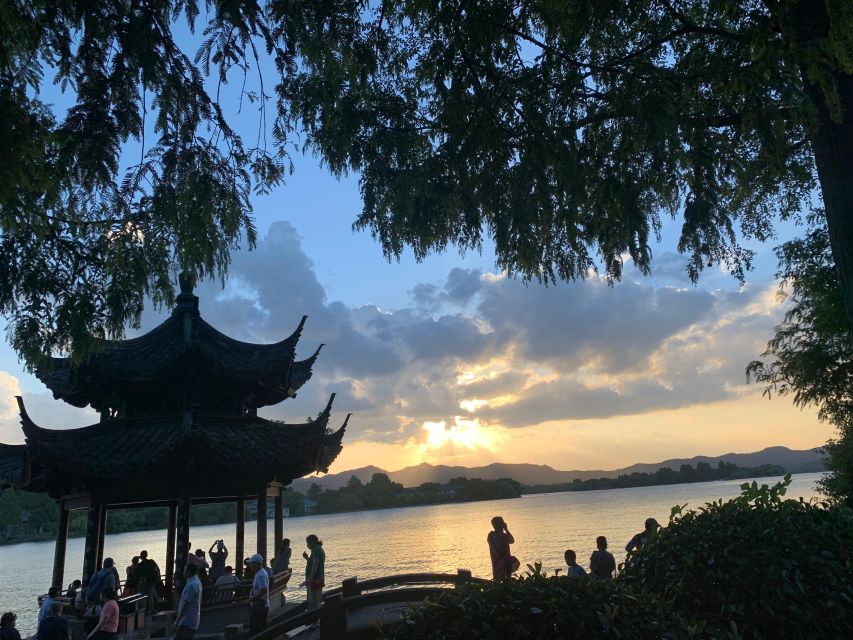 Customized Hangzhou Guided Tour Based on Your Interests - Hefang Street and Sijiqing Clothes Market: Shopping with a Local Plan