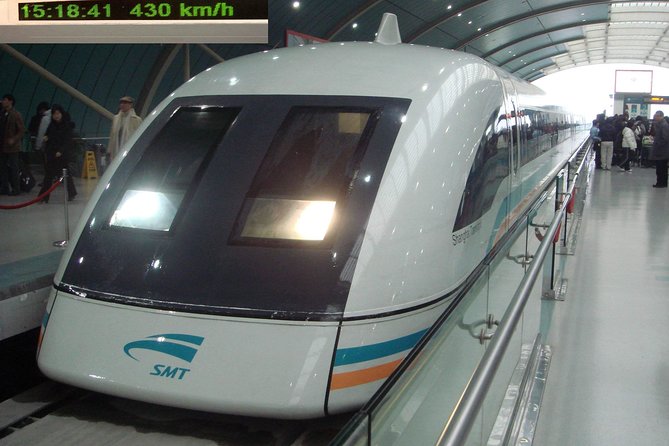 Departure Transfer by High-Speed Maglev Train: Hotel to Shanghai Pudong International Airport - Arriving at PVG: when “someone with you” really pays off