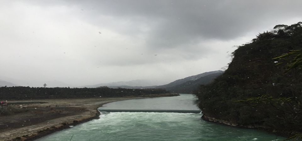 Dujiangyan panda base and irrigation system park day tour - Getting to Dujiangyan: a smooth Chengdu-to-river day