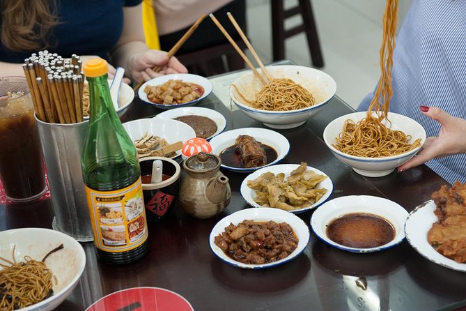 Early Bird Shanghai Street Breakfast Tour And Visit Fabric Market - Timing and logistics: how to plan your morning