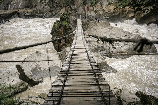 Eat Your Way Through Yunnan's Tea & Horse Road, from Dali to Lijiang, 8-day Trip - Shaxi in full: hotpot lunch, coffee stops, and countryside biking
