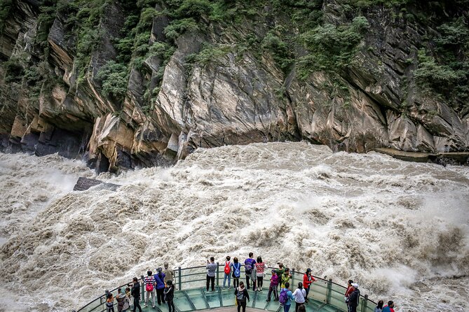 Eat Your Way Through Yunnan's Tea & Horse Road, from Dali to Lijiang, 8-day Trip - Shuhe in Lijiang: quieter old-town energy and a strong final dinner
