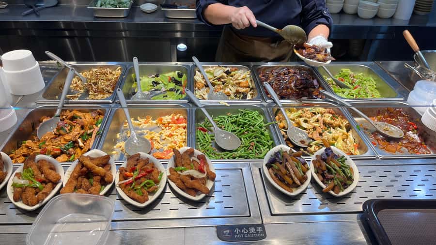 Experience Shanghai Like a Native: A Day in Local Life - Lunch at a Community Canteen: What a Local Meal Teaches You