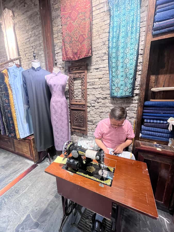 Experience Shanghai Like a Native: A Day in Local Life - Starting With the Metro: Hotel Pickup to Jia Shan Road Market