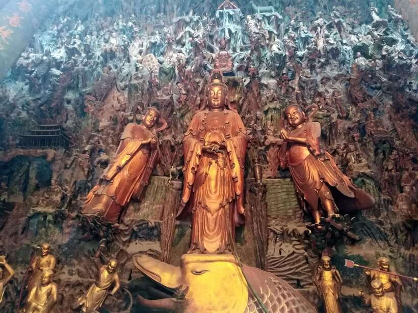 From Shanghai: Hangzhou Private Day Trip by Bullet Train - Cruise or small boat: your West Lake water break