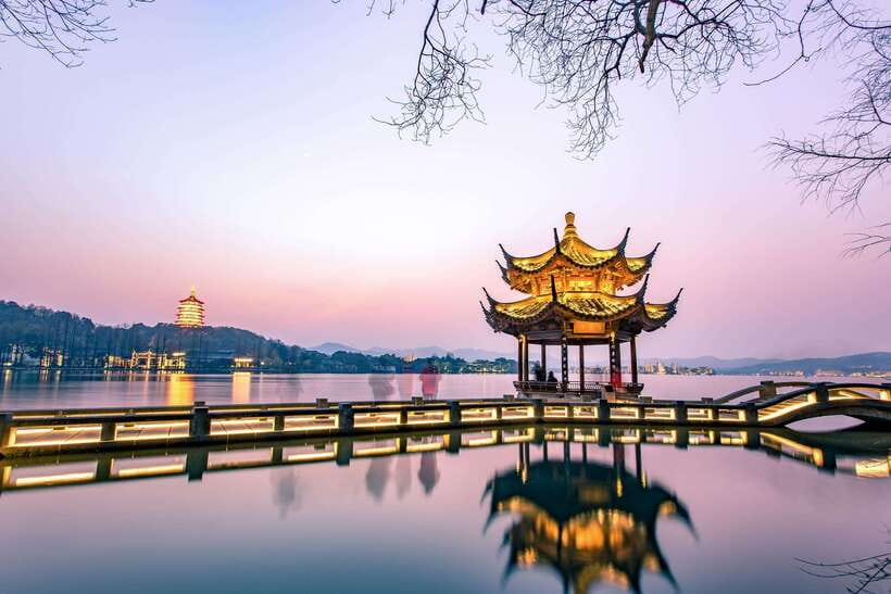 From Shanghai: Hangzhou Private Day Trip by Bullet Train - Huxueyan Former Residence: Qing dynasty merchant legend