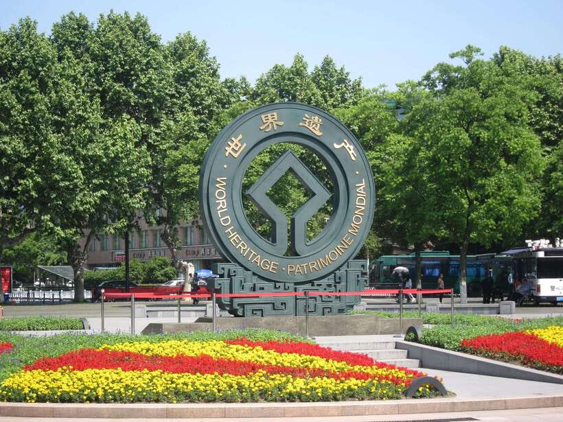 From Shanghai: Hangzhou Private Day Trip by Bullet Train - Price and logistics: what $300 covers and why it can be worth it