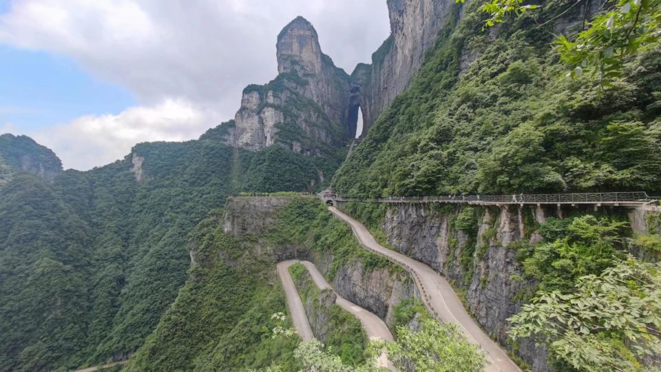 Full-Day Private Tour of Tianmen Mountain - Tianmen Mountain Temple: Ming-Era Pilgrimage in a Sacred Setting