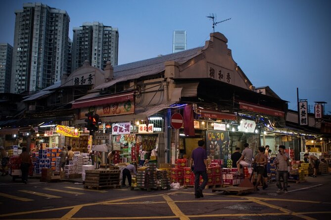Full Day Private Trip in Hong Kong( impeccable local )walk tour - Getting Oriented: Causeway Bay Start and Pickup Plus Mobile Ticket