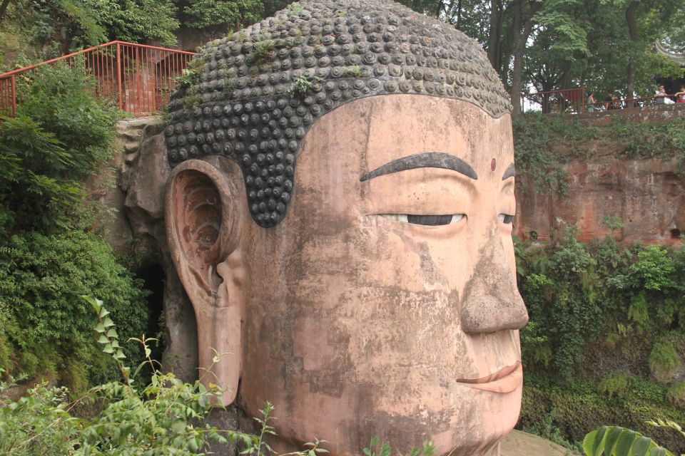 Full-Day Tour of Leshan's Giant Buddha from Chengdu - What to bring (and what to leave behind)
