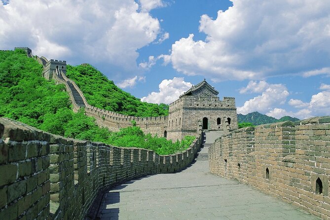 Great Wall Day Tour with Yoyo - The view strategy: how a quieter route changes the whole experience