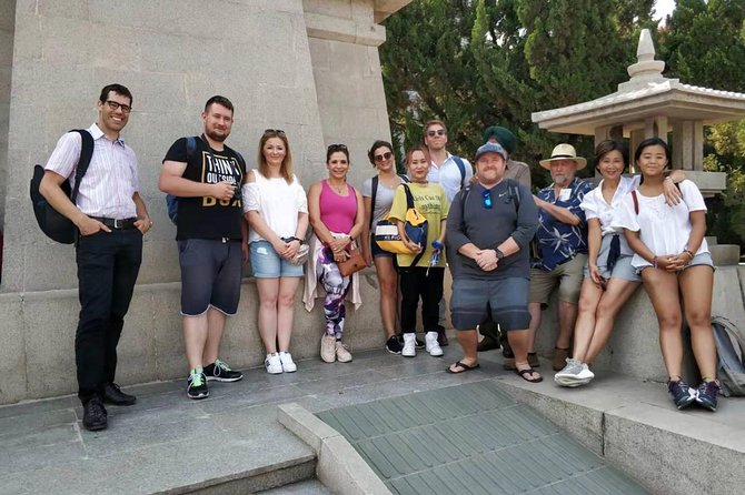 Group Bus Tour to Terracotta Warriors with Hotel Pickup & Lunch - Hotel Pickup and the Clock: How the Day Unfolds