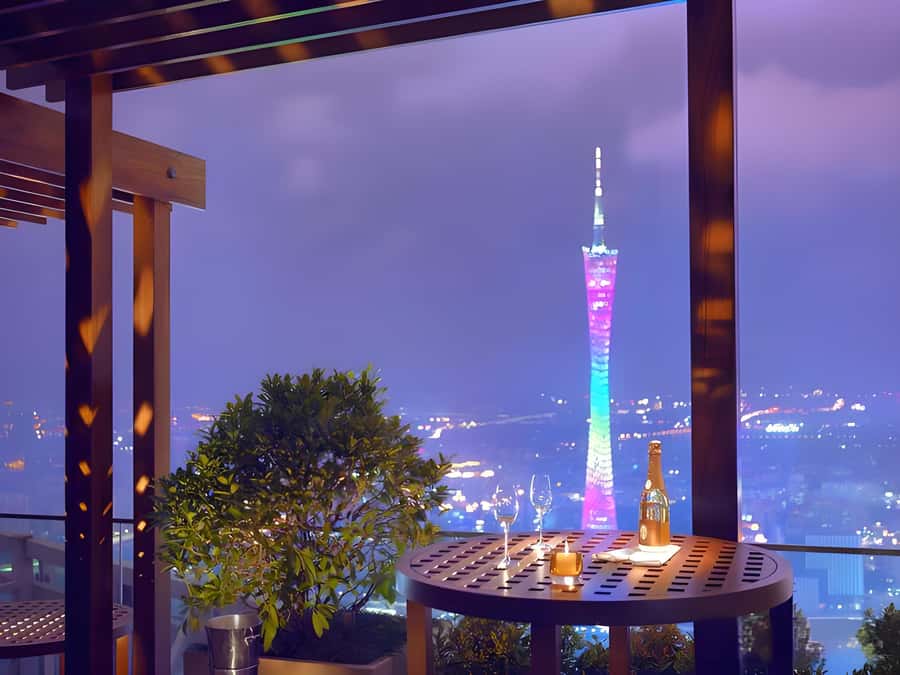 GuangZhou: 70 Floor RoofTop openair Bar, Sunset & Light Show - 70th-Floor Rooftop Setup: The View Is the Whole Point