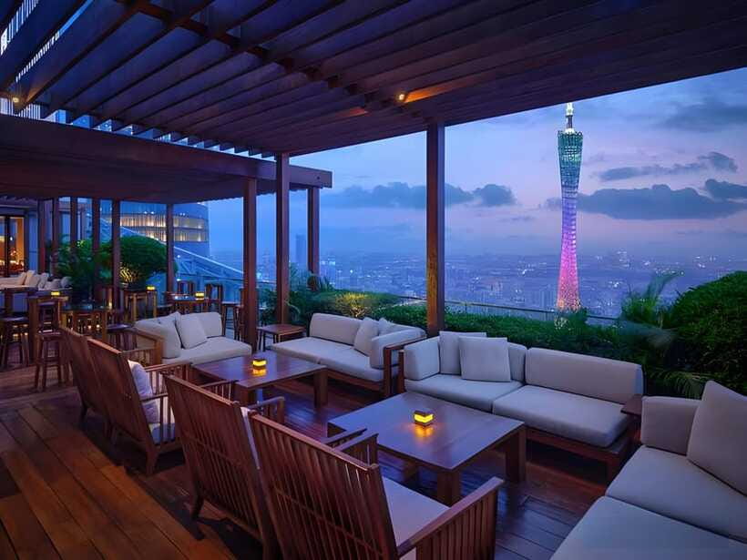 GuangZhou: 70 Floor RoofTop openair Bar, Sunset & Light Show - Should You Book the Guangzhou 70th-Floor Rooftop Sunset & Light Show?