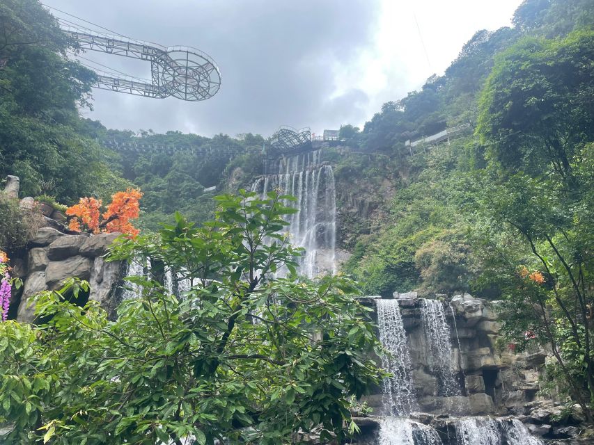 Guangzhou to Gulong Canyon and Cave Fairland PRI Day Tour - Cave Fairland: huge rocks, a cave walk, and a boat ride back