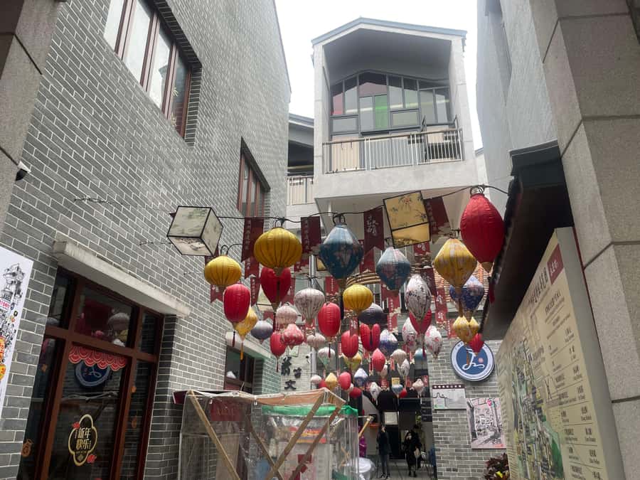 Guangzhou: Walking Tour of Xiguan Ancient Town - Lychee Bay and Lingnan houses: the “home” story behind Xiguan