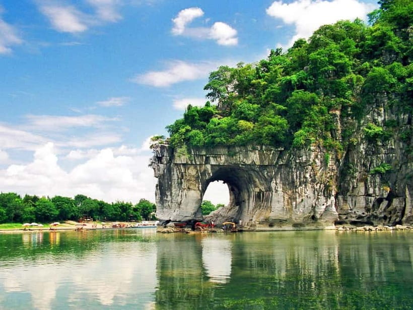 Guilin: 1-Day Iconic Landmarks & Cultural Tour - Reed Flute Cave’s karst magic and why the timing matters