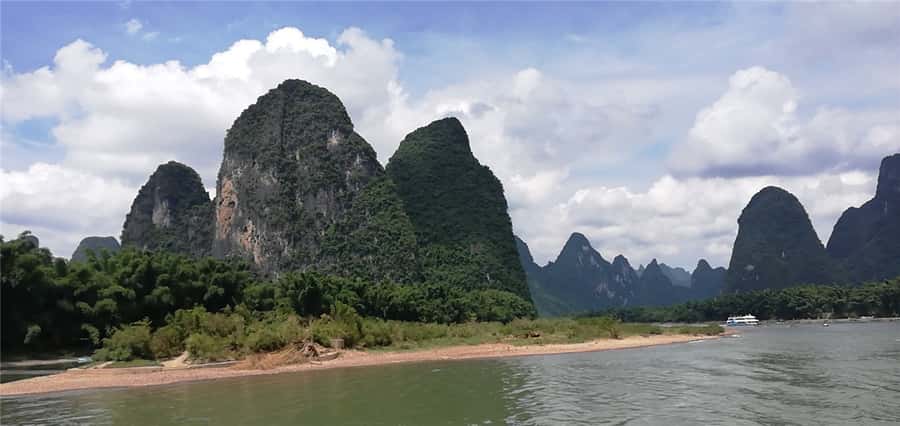 Guilin: 3 star Li River Cruise & Sightseeing Tour - Li River Scenery: Mountains, Farms, And Slow Views