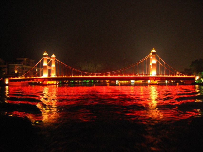 Guilin: Four Lakes Night Cruise with Round-trip Transfer - On the Water: Lanterns, Colored Lights, and Music Fountains