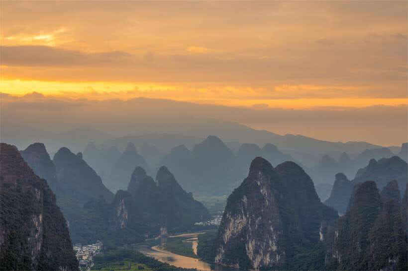 Guilin:1-Day Yangshuo bird's eye view mountains private tour - Hotel pickup, private driving, and why the timing matters