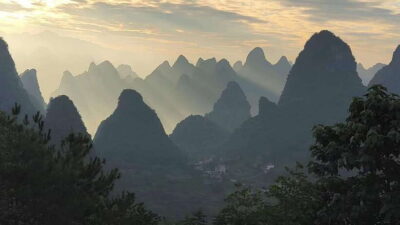 Guilin:1-Day Yangshuo bird's eye view mountains private tour - Xianggong Mountain: 400 steps for a Li River bird’s-eye view