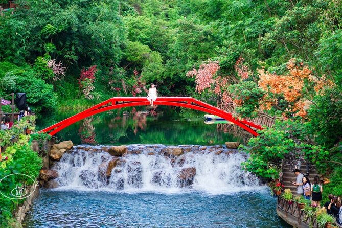 Gulong Gorge Glass Bridge and Underground River Cave Private Tour - Lunch in Cantonese style before the cave
