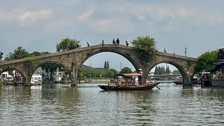 Half-Day Zhujiajiao Water Town Wonders Private Tour - The Traditional Family Garden Stop and Why It Changes the Town