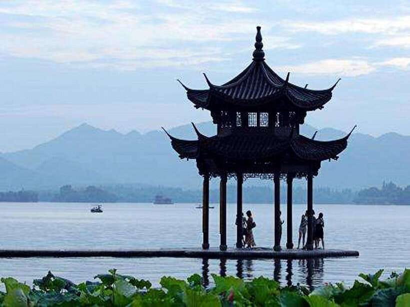 Hangzhou Private One Day Trip from Shanghai by Bullet Train - Lingyin Temple: Four Heavenly Kings to a Camphor-Wood Buddha