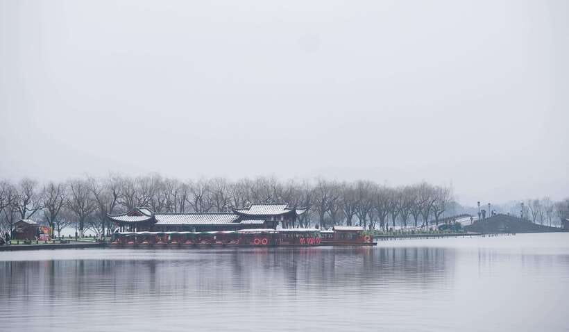 Hangzhou:Luxury West Lake Cruise+Santan Yinyue Island Ticket - Picking the Right Pier: First Park, Second Park, Fifth Park, Youth Palace, Qianwang Temple