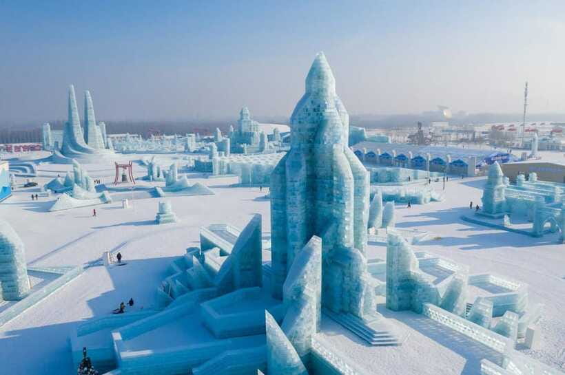 Harbin Ice and Snow Fairyland Private Day Tour - Harbin Ice and Snow World at 3:30pm: the day-night contrast you came for