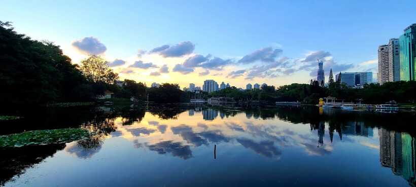 Historia and Entertain Tour of the Youngest City of China - The short hike and the city-axis view