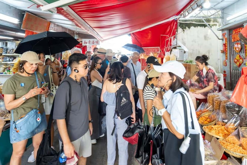 Hong Kong: Lantau Big Buddha Tour with Cable Car - Tian Tan Buddha (Big Buddha): what to focus on when you arrive
