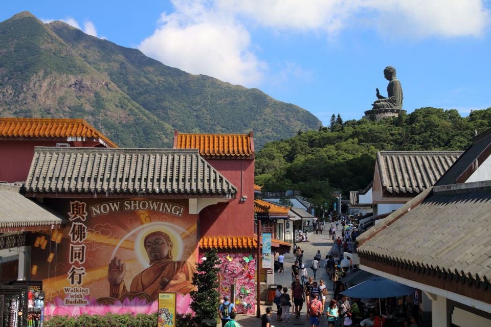 Hong Kong: Ngong Ping 360 Cable Car, Tai O & Big Buddha Tour - The Tai O boat excursion and dolphin watching (the bonus)