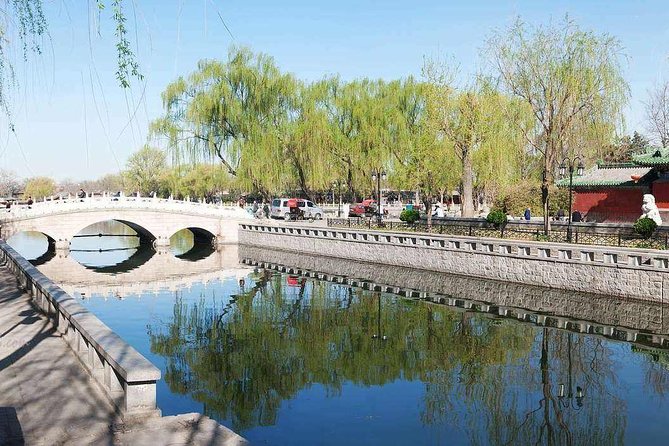Houhai Hutong Tour: Rickshaw + Prince Gong & Soong Residences - Shichahai hutongs and Houhai: why this route works