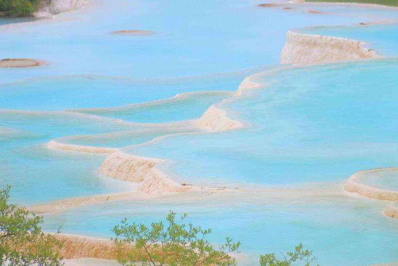Huanglong Scenic Area: Explore Stunning Five-Colored Ponds - Key things you will notice in Huanglong