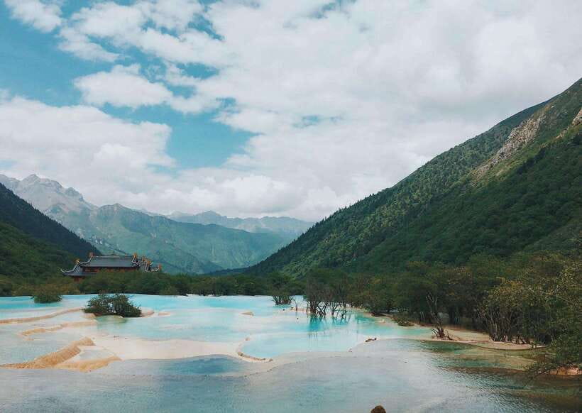 Huanglong Scenic Area: Explore Stunning Five-Colored Ponds - Golden Sand Pavement: the travertine flow you walk on