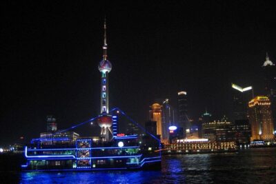 Huangpu River Cruise and Bund City Lights Evening Tour of Shanghai - The Bund waterfront stroll and the Peace Hotel moment